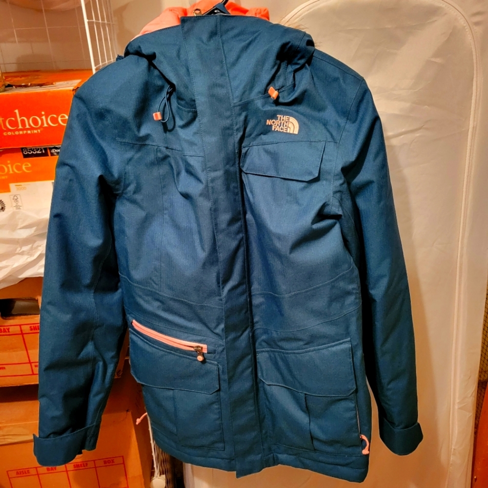 North Face women's ski/snowboard jacket